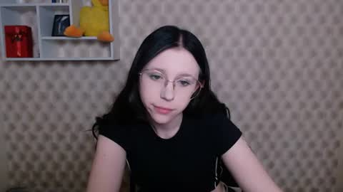 Mia online show from 06.11.26