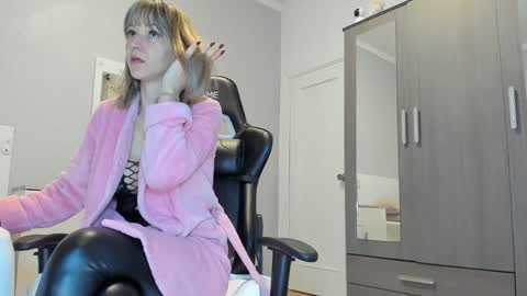 Luna online show from 01.15.25