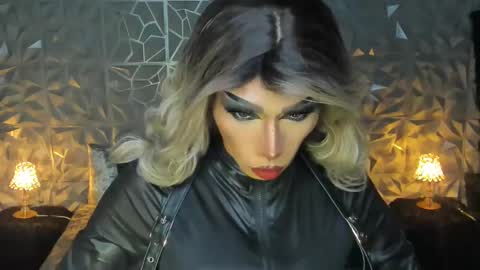 Snapshot of anitacruisze chatting on 01.10.25 Miss Ann online show from 01.10.25