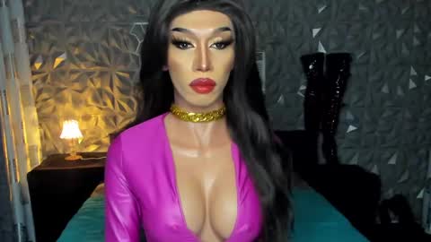 Snapshot of anitacruisze chatting on 01.25.25 Miss Ann online show from 01.25.25