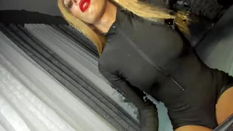 Snapshot of anitacruisze chatting on 02.17.25 Miss Ann online show from 02.17.25