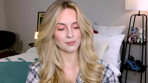 Snapshot of anitafischer chatting on 10.19.25 Anita online show from 10.19.25