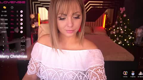 Snapshot of anitalevanta chatting on 12.25.24 Anita online show from 12.25.24