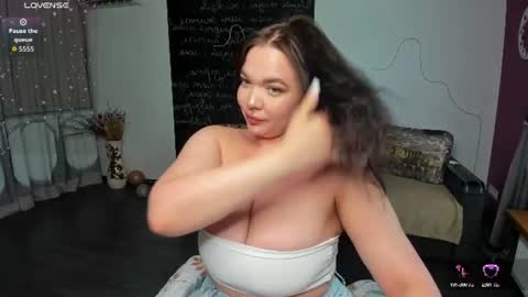 Snapshot of anitamays chatting on 06.18.26 Anita online show from 06.18.26