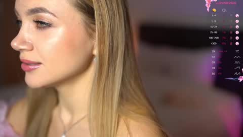 Snapshot of anitaraj_ chatting on 03.11.25 Im Anita thumb up me please its important online show from 03.11.25