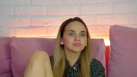 Snapshot of anitaventure chatting on 09.25.25 AnitaVenture online show from 09.25.25