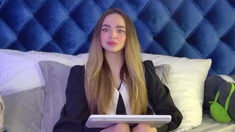 AnitaVenture online show from 04.06.26