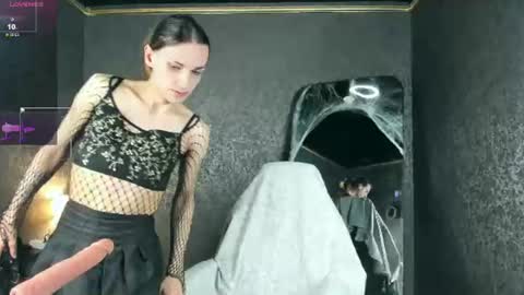Snapshot of anjella_botton chatting on 06.14.26 Angel online show from 06.14.26