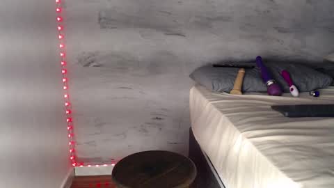 Snapshot of anjinhama chatting on 12.12.24 Hello My name is NaiaraPv is OPEN online show from 12.12.24