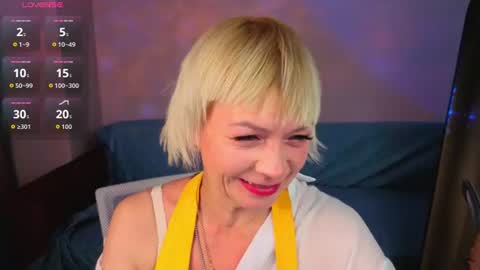 Snapshot of ann_annise chatting on 06.19.26 ann_annise online show from 06.19.26