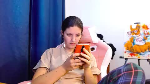 Snapshot of ann_mikele chatting on 11.04.25 Ann online show from 11.04.25