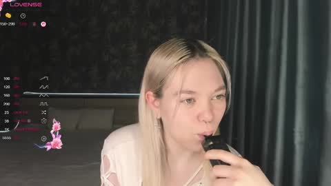 Anna online show from 04.25.26