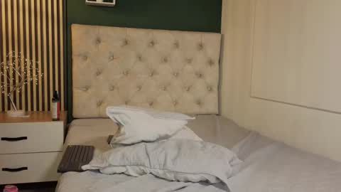 anna_beneet online show from 09.24.25