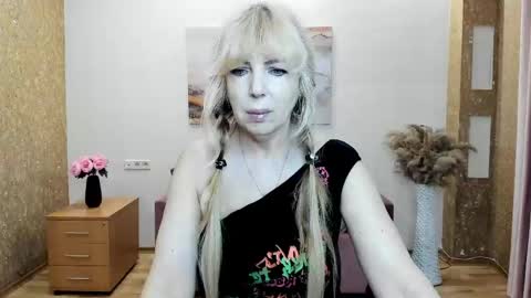 Anna Ditrih online show from 05.16.26