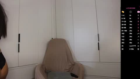 Anna  online show from 02.19.25