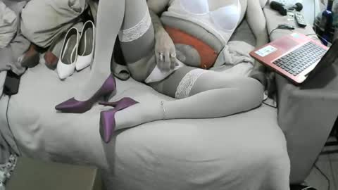 Snapshot of anna_leggy_cd chatting on 02.25.25 Anna online show from 02.25.25