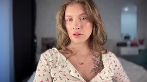 Snapshot of anna_morison chatting on 11.28.25 Annet online show from 11.28.25