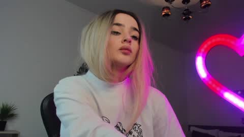 Anna online show from 12.25.24