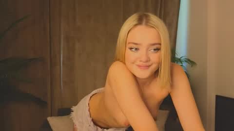 Snapshot of anna_nickol chatting on 04.24.26 Anna online show from 04.24.26
