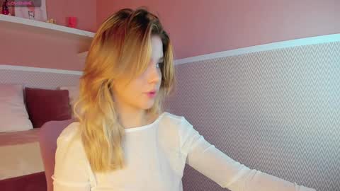 Snapshot of anna_robinson chatting on 01.10.25 Anna online show from 01.10.25