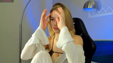 Snapshot of anna_robinson chatting on 03.01.25 Anna online show from 03.01.25