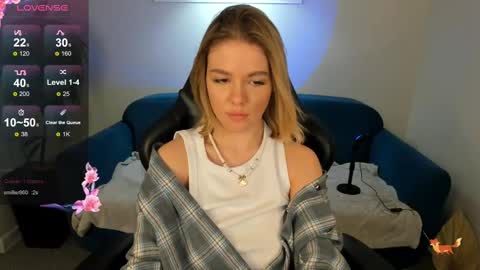 Snapshot of anna_robinson chatting on 03.10.25 Anna online show from 03.10.25