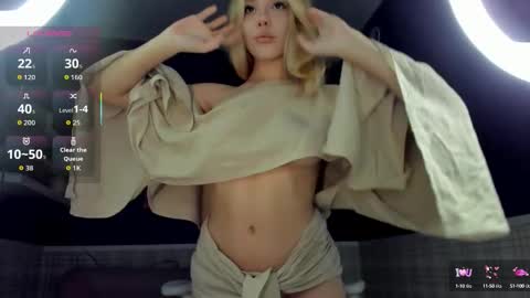 Snapshot of anna_robinson chatting on 09.21.25 Anna online show from 09.21.25