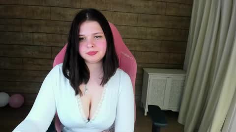 AnnaBanksy online show from 04.25.26