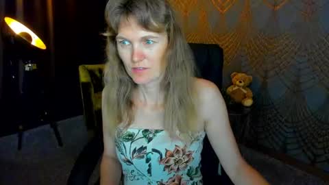 Snapshot of annabel_xxx chatting on 07.19.26 Annabel online show from 07.19.26
