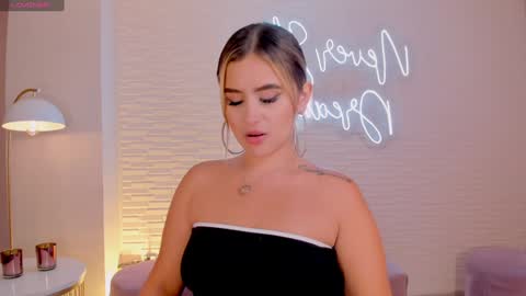 Anna Brooks  online show from 01.27.25