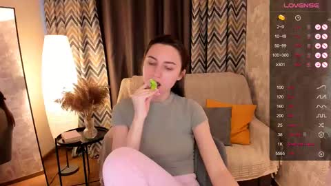 Anna online show from 02.23.25