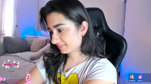 Snapshot of annadu011 chatting on 02.14.25 Annadu011 online show from 02.14.25