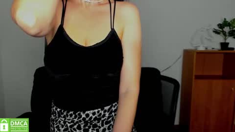 Snapshot of annakillian_kiss chatting on 09.11.25 Anna online show from 09.11.25