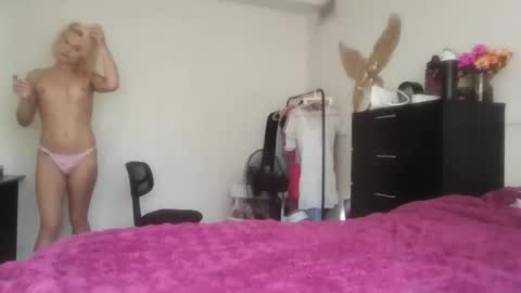 AnnaMarrie online show from 11.15.25