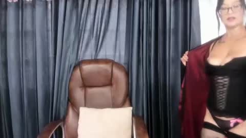 Snapshot of annaperez_ chatting on 03.12.25 Anna online show from 03.12.25