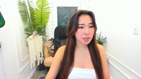 Snapshot of annareyli chatting on 10.22.25 Anna online show from 10.22.25