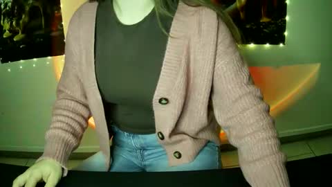 Bella online show from 09.23.25