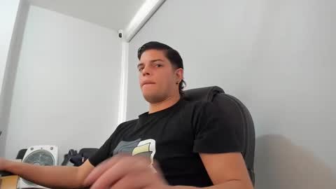 Anndy Hardy online show from 01.17.25