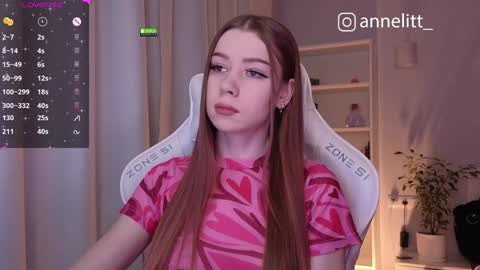 Snapshot of annelitt chatting on 12.17.24 annelitt online show from 12.17.24