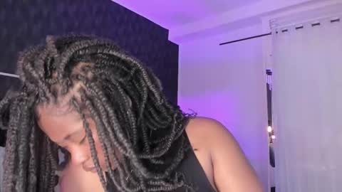 Snapshot of anneth__m chatting on 02.21.25 Anneth online show from 02.21.25