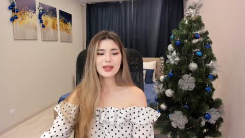 Snapshot of annetli chatting on 12.20.24 annetli online show from 12.20.24