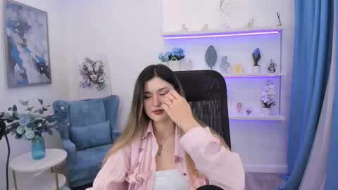 Snapshot of annetli chatting on 12.02.25 annetli online show from 12.02.25