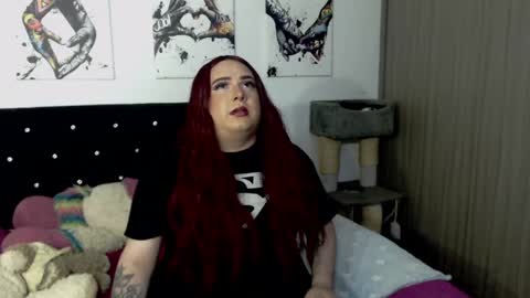 Snapshot of annevanhelsing chatting on 04.14.26 Anne VanHelsing online show from 04.14.26