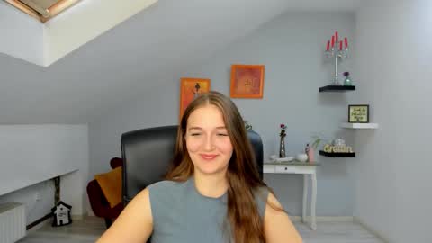 annewilsonn online show from 11.04.25