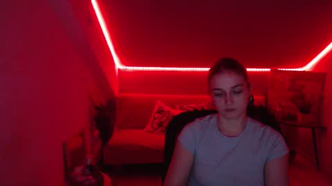 annewilsonn online show from 02.03.26