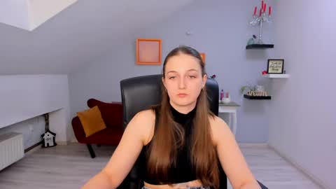 annewilsonn online show from 04.20.26