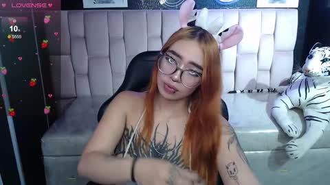 Snapshot of anni_acker_b chatting on 02.12.25 Anni acker b online show from 02.12.25