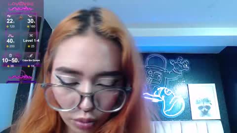 Snapshot of anni_acker_b chatting on 02.15.25 Anni acker b online show from 02.15.25