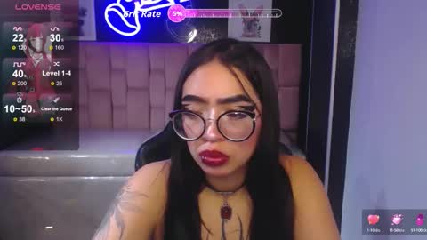 Snapshot of anni_acker_b chatting on 09.17.25 Anni acker b online show from 09.17.25