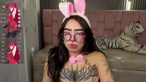 Snapshot of anni_acker_b chatting on 10.31.25 Anni acker b online show from 10.31.25